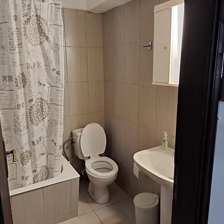 Apartament Karefyllakis